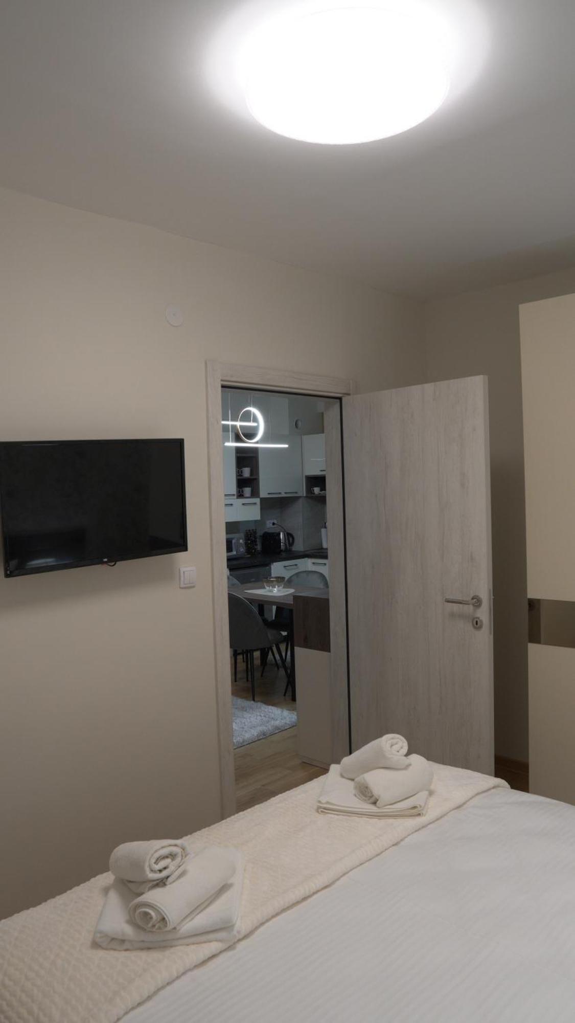Astera 2 Vrnjci Exterior foto
